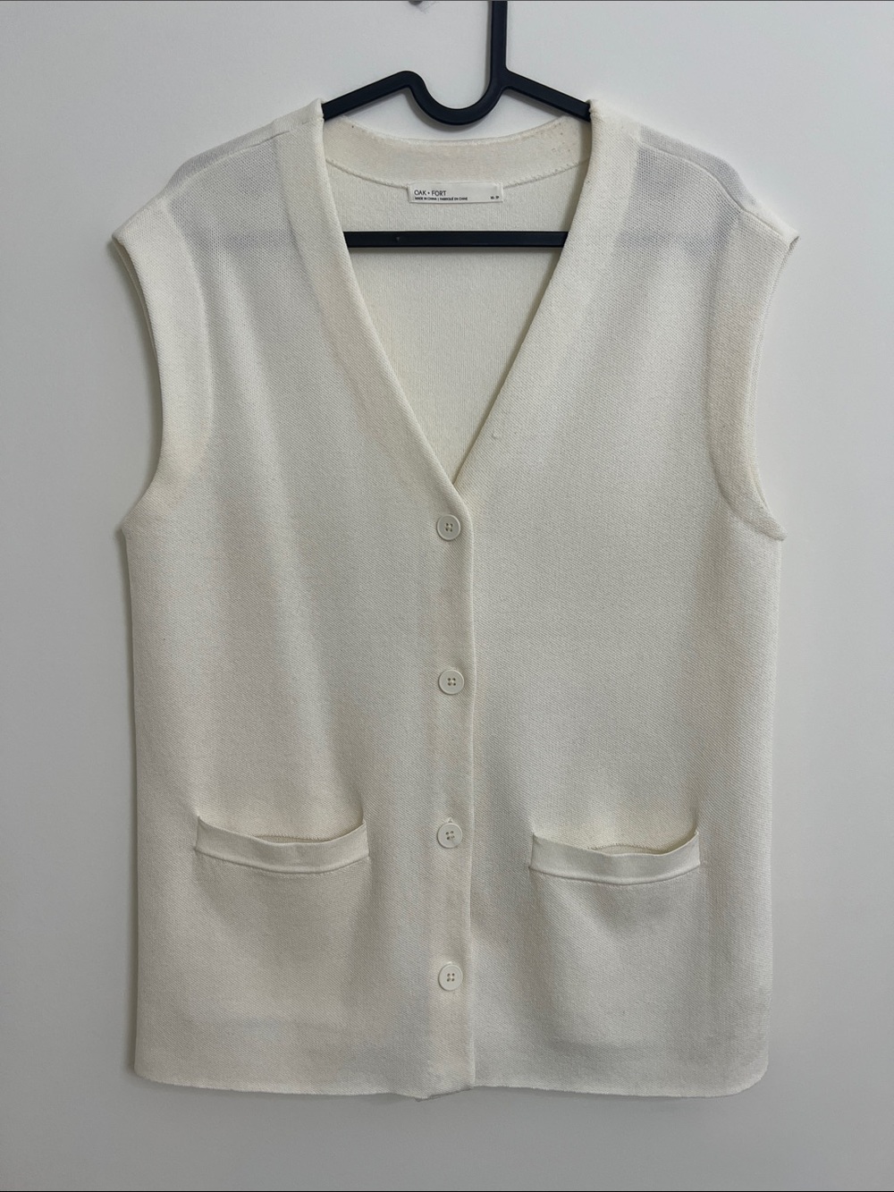 OAK + FORT Cream Sleeveless V-Neck Button Front Knit Vest